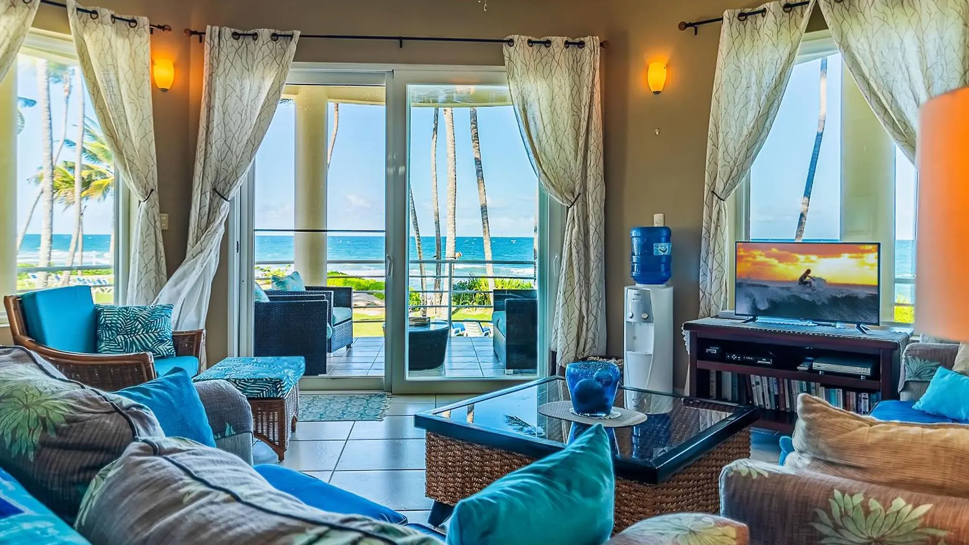 Truly Beachfront At Quiet Beach location